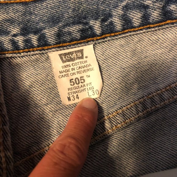 Vintage Levi's Jean Shorts 505 Denim Distressed 34 - Picture 3 of 5